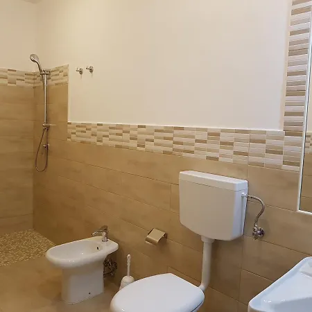 Lacampana Guest house *