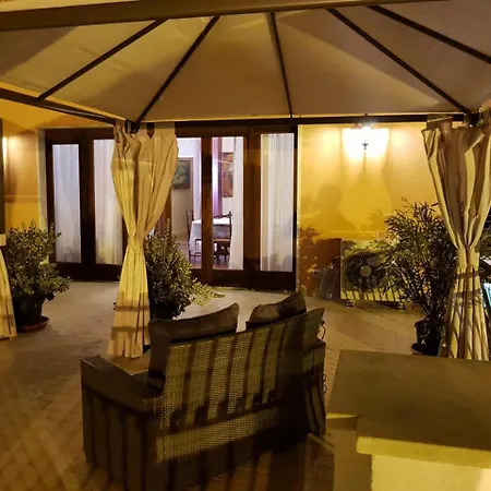 Lacampana Guest house *
